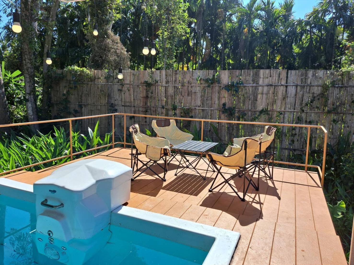 Baan Nai Baan Nok Resort 나콘나욕 외부 사진