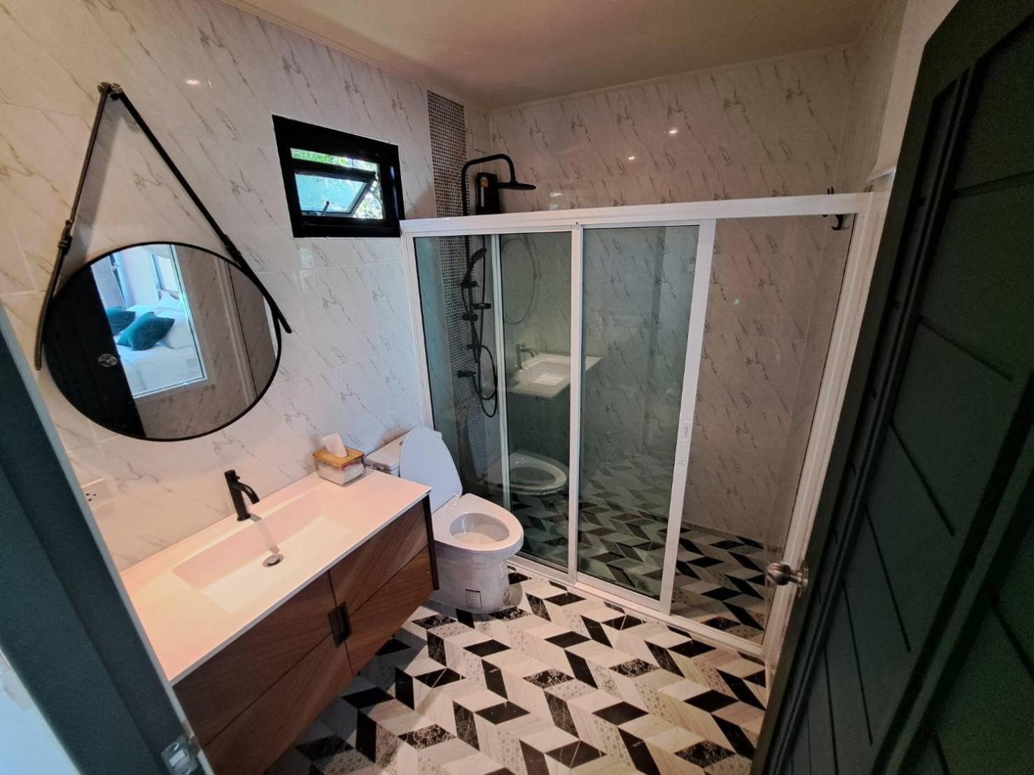 Baan Nai Baan Nok Resort 나콘나욕 외부 사진