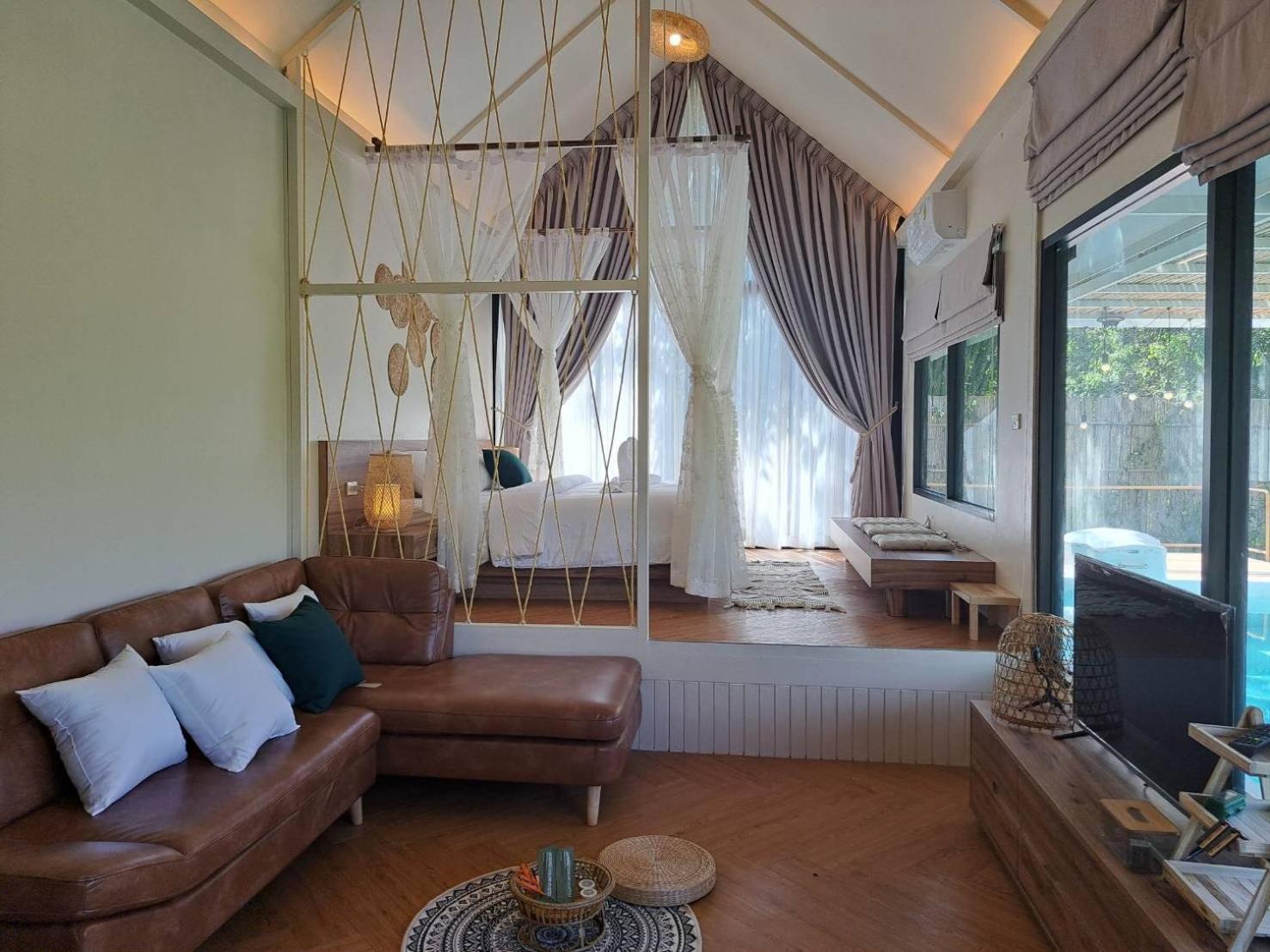 Baan Nai Baan Nok Resort 나콘나욕 외부 사진