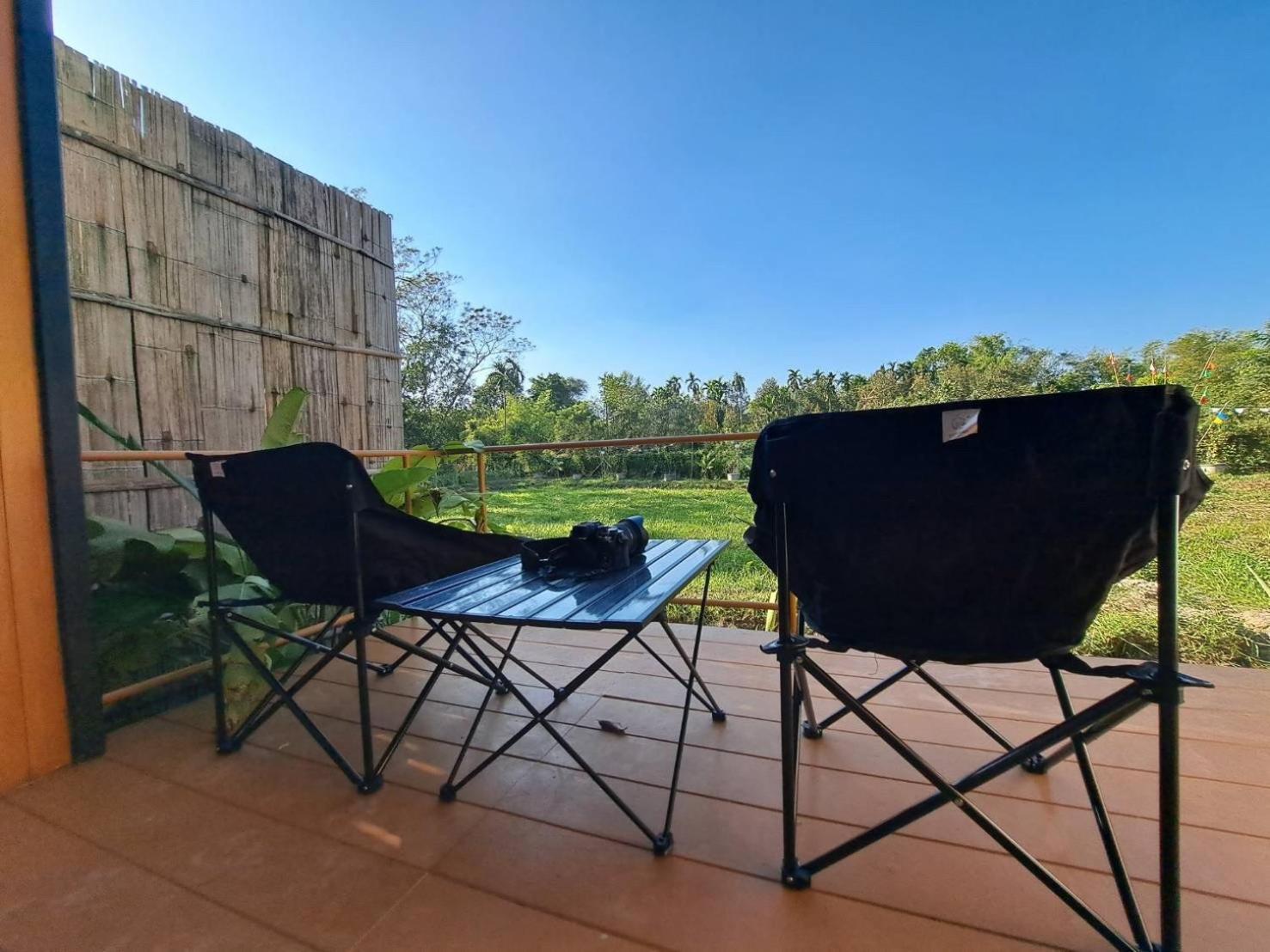 Baan Nai Baan Nok Resort 나콘나욕 외부 사진